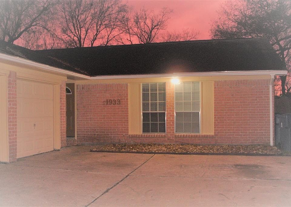 1st image of 1933 Myrna Ln