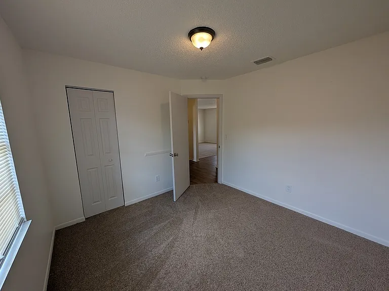 607 Kansas Ave — Photo 8