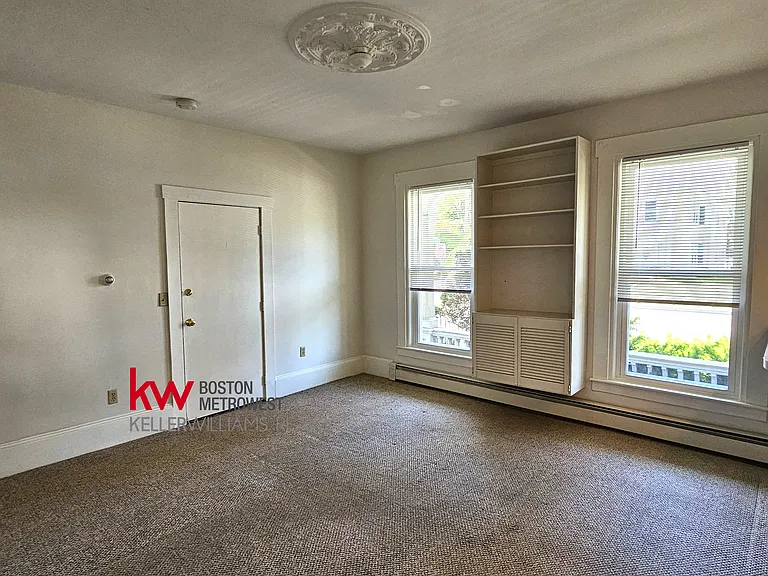 40 E Main St #1F — Photo 4