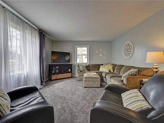 2nd image of 33280 Electric Blvd