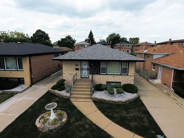 1st image of 390 Bensley Ave
