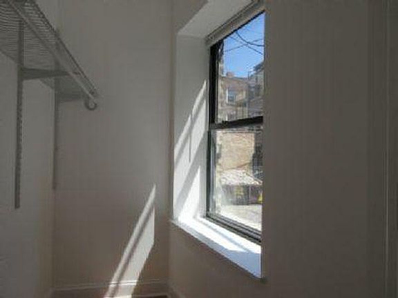 3rd image of 1346 W Howard St #1
