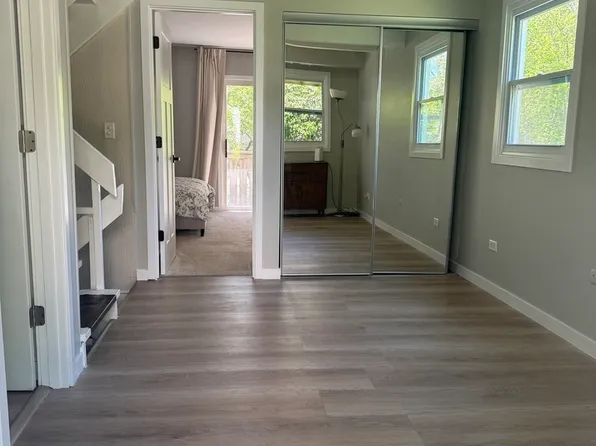 126 Cora Ave APT E, Fox Lake, IL 60020