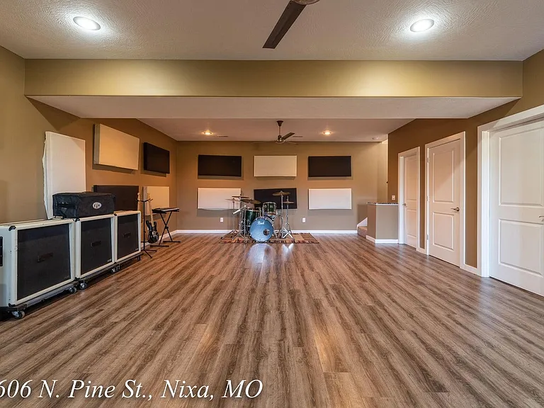 1606 N Pine St — Photo 11