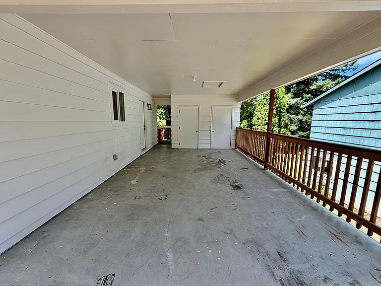 7407 SW 36th Ave — Photo 46