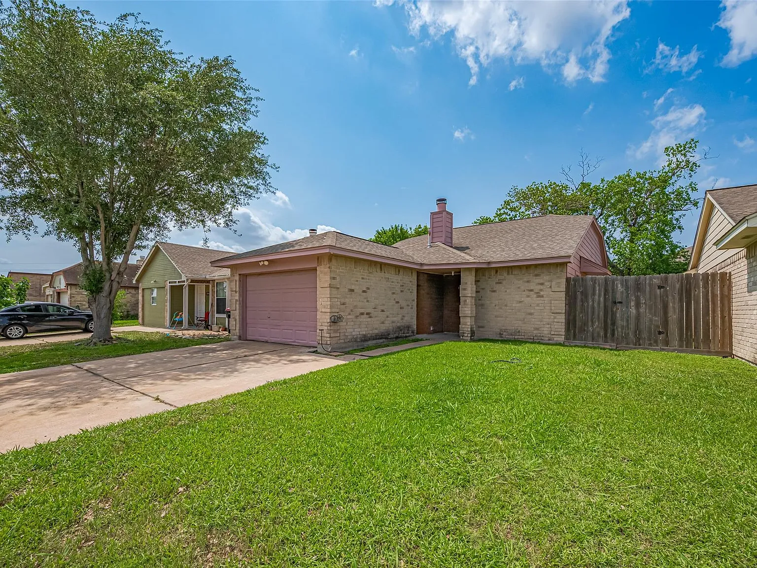 3 bed, 2.0 bath, 1305 sqft, $1,600 — Photo 2