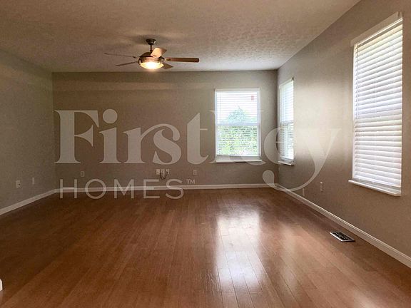 4th image of 744 Thornton Dr