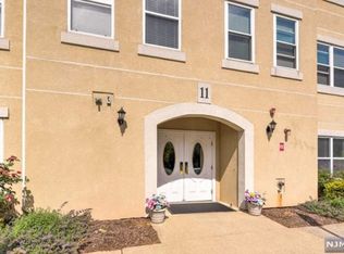 1104 Brittany Dr UNIT 1104, Wayne, NJ 07470