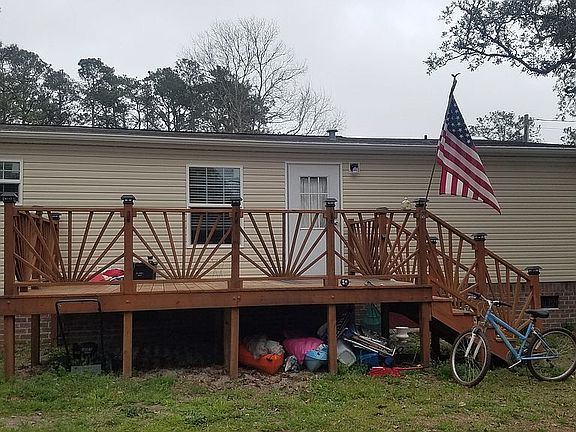 5th image of 682 Harbor Dr SE