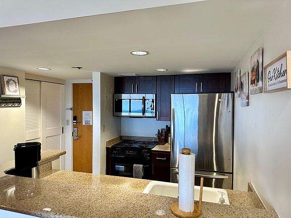 3rd image of 1777 Ala Moana Blvd APT 2004