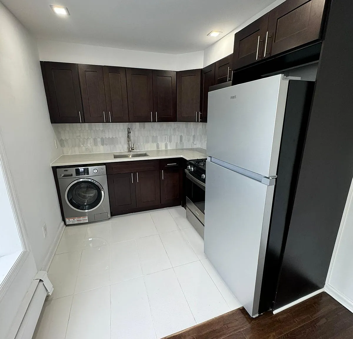 1 bed, $2,566 — Photo 3