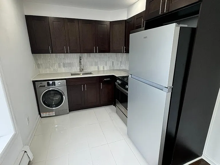 Beach 122 St — Photo 1