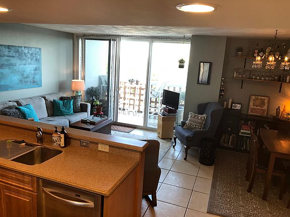 3rd image of 4015 Bayshore Blvd APT 8B