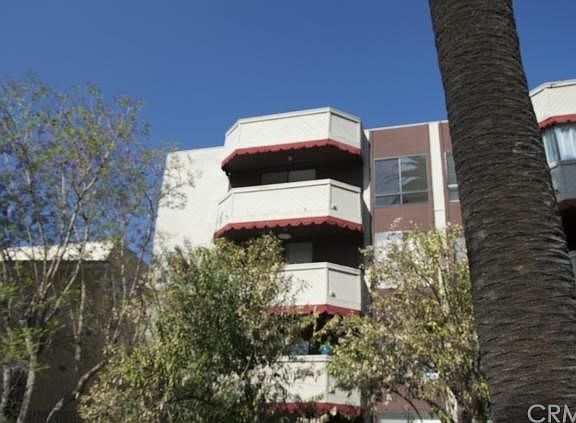 Top Floor Corner Unit!