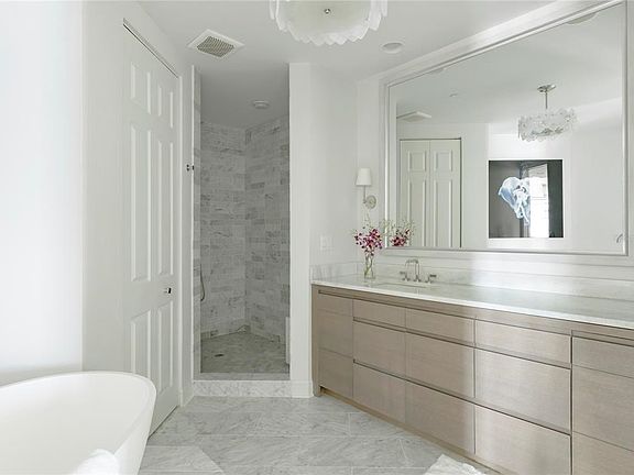 4th image of 11 San Marco St APT 1502