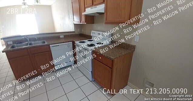 2nd image of 4614 Swann Ln #4616