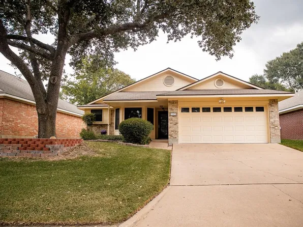 303 Scenic Brook Street, Brenham, TX 77833