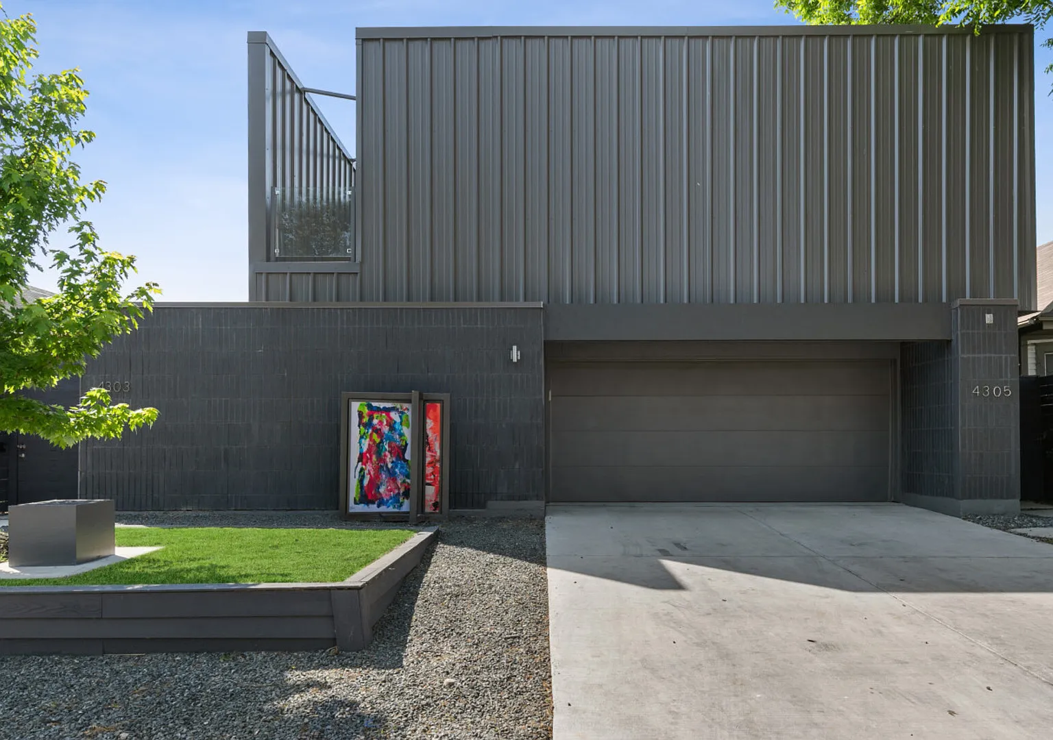 2 4 Bed / 4 Bath Modern Luxury Home Dallas (Unit A) — Photo 2