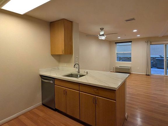 3rd image of 1435 India St Unit 205