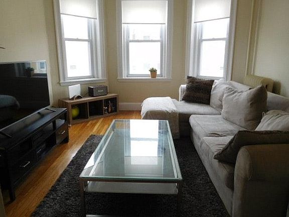 3rd image of 225 Kelton St APT 7A