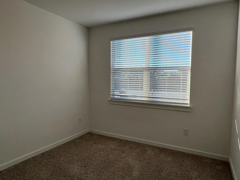 14213 Cantarra Dr — Photo 16