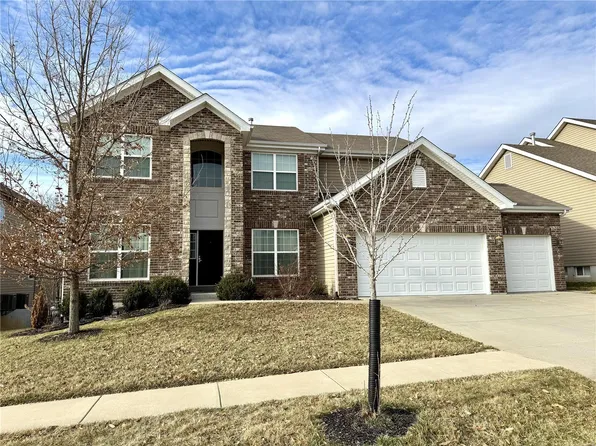 102 Klamberg Ln, Ballwin, MO 63021