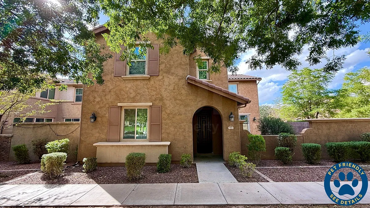 4 bed, 3.0 bath, 2697 sqft, $2,750 — Photo 1