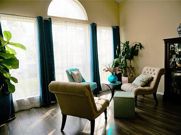 5th image of 1812 Gainsborough Way
