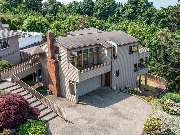 2nd image of 5726 Overlook Avenue NE