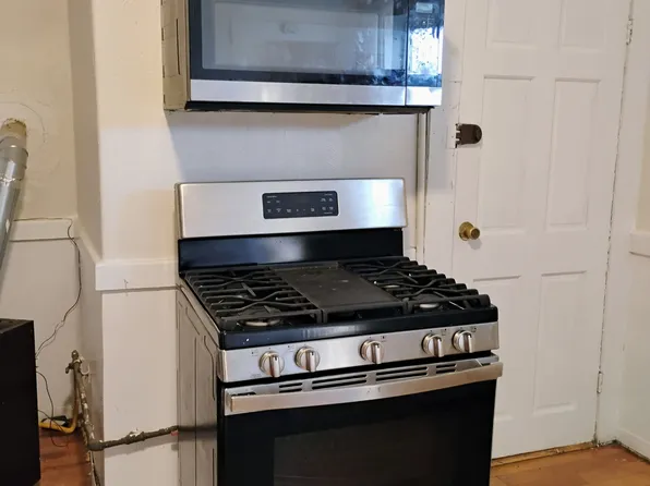 107 Ames St, Brockton, MA