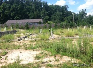 15 Meredith Dr, Hendersonville, NC 28792