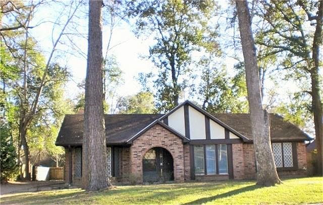1st image of 1710 Surry Oaks Dr