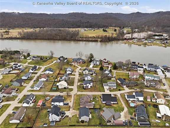 4th image of 2 Hampton Dr