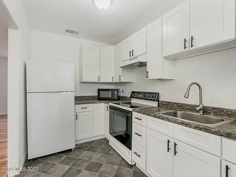 533 E Lincoln Ave — Photo 10