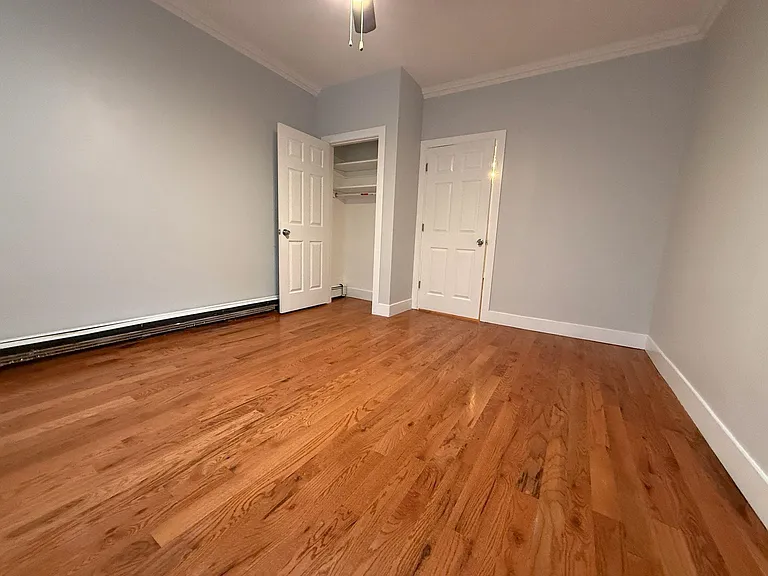 321 Avenue C — Photo 6