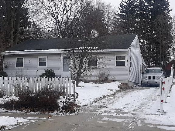 2nd image of 137 Ferris Ave
