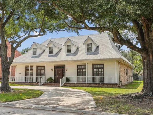 206 Timberlane Rd, Gretna, LA 70056