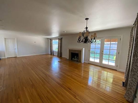 3rd image of 15611 Flintridge Dr