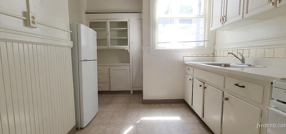 1st image of 452 Castro St #2