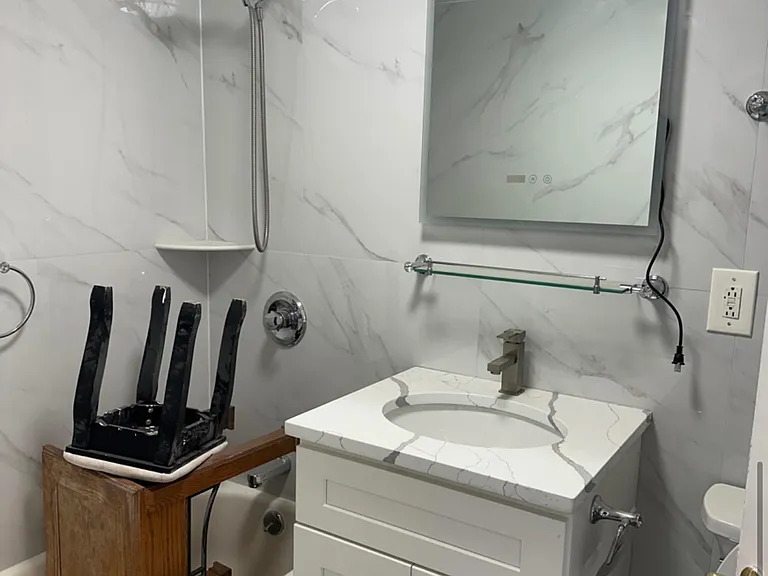 13161 Sanford Ave #2B — Photo 5