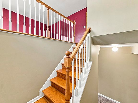 3rd image of 16 Joyce Ln