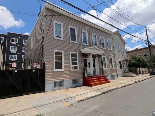 9 Goble St, Newark, NJ 07114