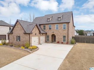 2733 Natures Trl, Owens Cross Roads, AL 35763