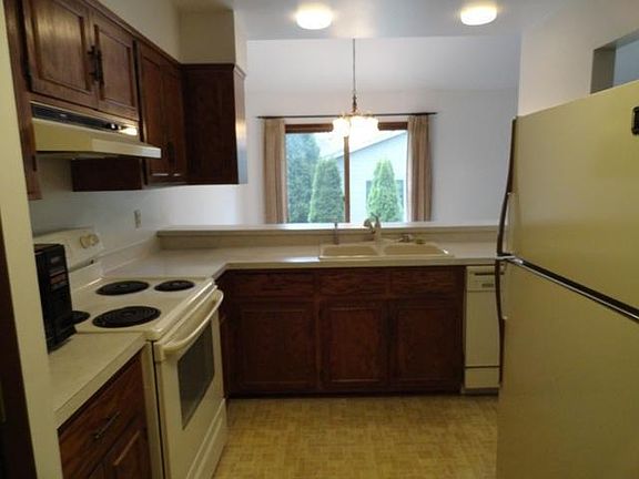 5th image of 1345 Tamarack Ave