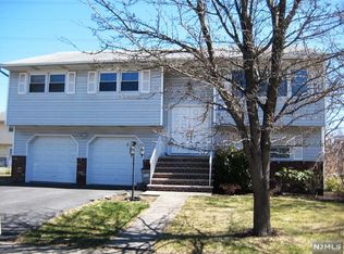 8 Wolf Pl, Parsippany, NJ 07054