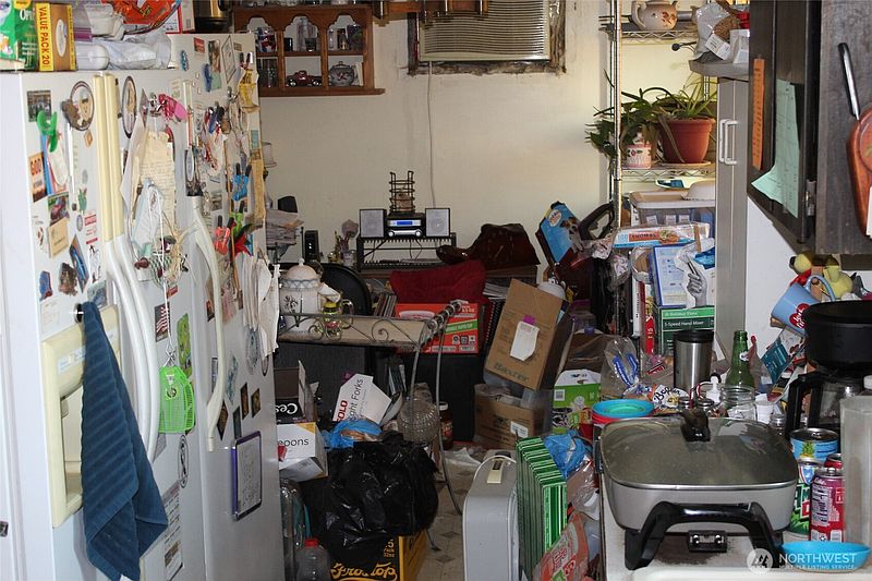4th image of 602 W Clarence Street