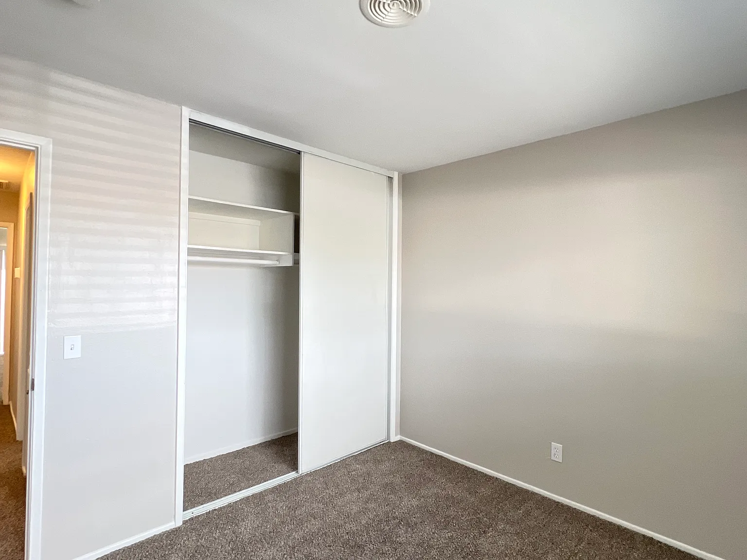 2 bed, 1038 sqft, $800 — Photo 1