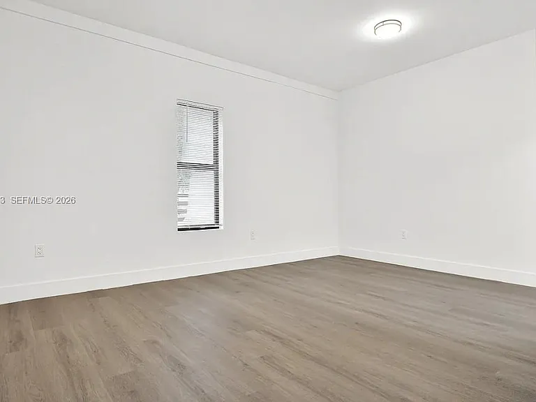 638 SW 21st Ave #1 — Photo 12