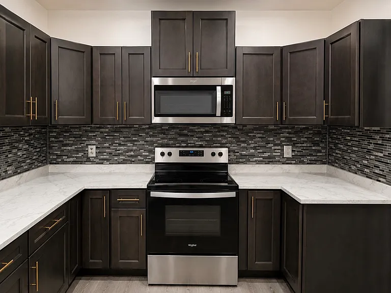 520 S L B Brown Ave — Photo 3