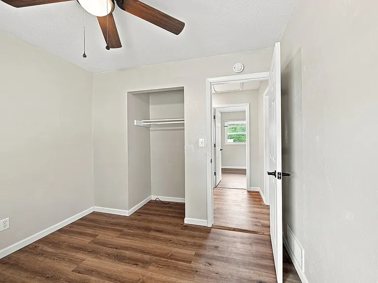 3416 W Columbia Ave — Photo 13